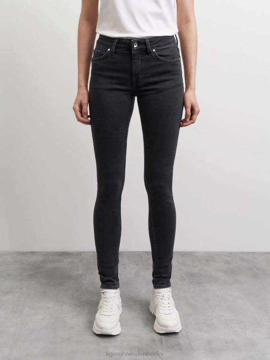 Kleidung Tiger of Sweden leichte Jeans 050-schwarz Frauen 68FR367